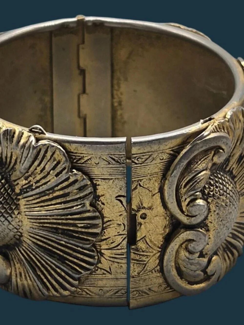 VTG Whiting & Davis Gold Tone Repousse Sunflower Wide Hinged Clamper Bracelet 7